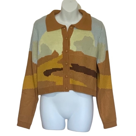 Sweaters - Cropped Knit Cardigan Sweater Size Medium